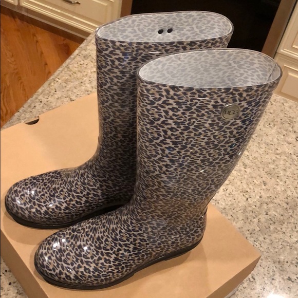 UGG Shoes - Uggs rain boots (Authentic)